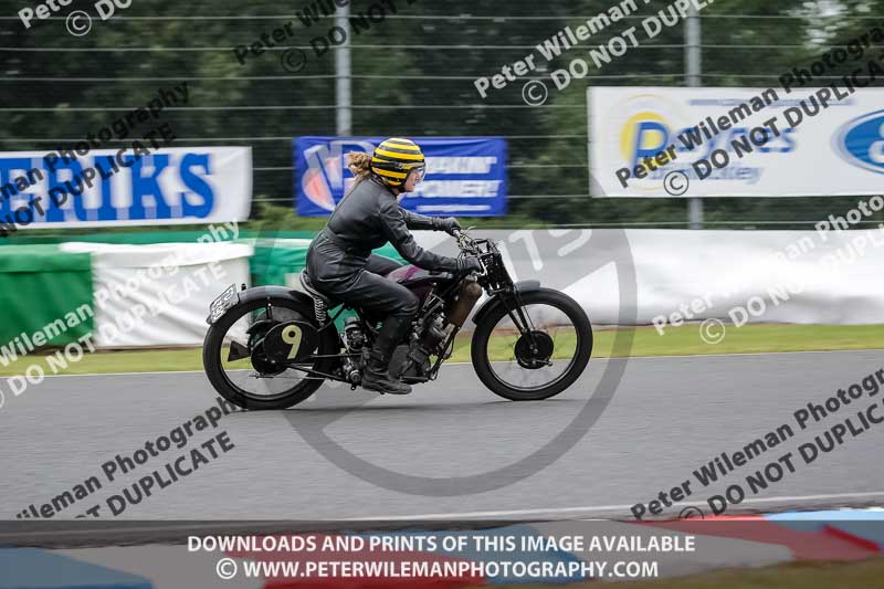 Vintage motorcycle club;eventdigitalimages;mallory park;mallory park trackday photographs;no limits trackdays;peter wileman photography;trackday digital images;trackday photos;vmcc festival 1000 bikes photographs